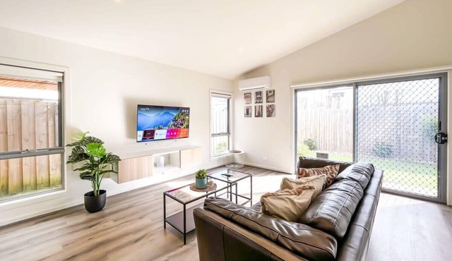 Stylish Berwick Home with WiFi, Smart TV, Garage