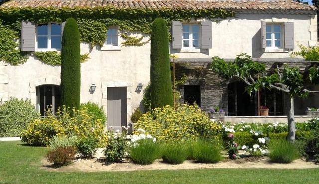 Stylish Big Country House with large heated Magnesium Pool full aircon Paradou