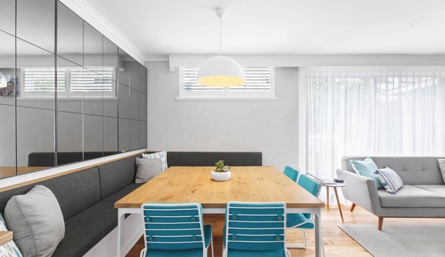 Stylish Black Rock Stay, Walk to Beach, Cafés, Restaurants & Coastal Trails!