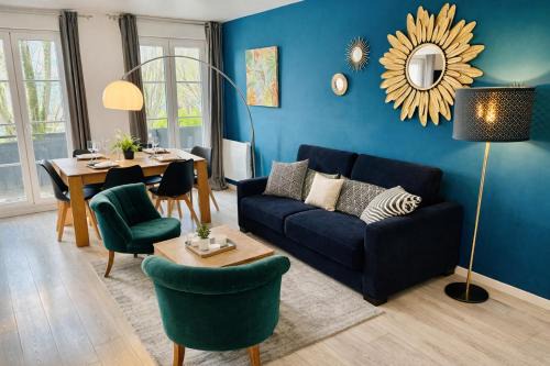 Stylish Blue Val dEurope Disneyland Paris P8