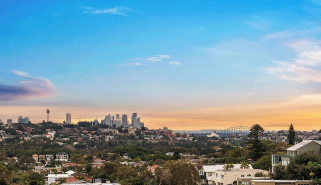 Stylish Bondi Beach Apartment with Opera House and Harbour Bridge Views - NEW!