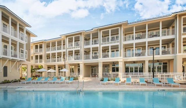 Stylish, Boutique, Two-Bedroom Villa with Fully-Equipped Kitchen and Balcony