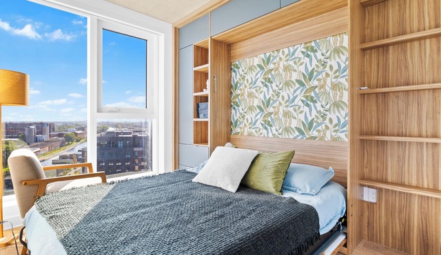 Stylish brand new 2 bed, 2 bath Apartment in Griffintown.n31 night minimum.