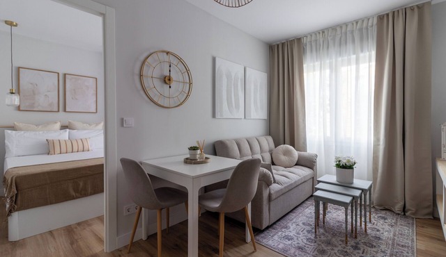 * Stylish Brand New Apt 5 guests A/C El Clot @22 District