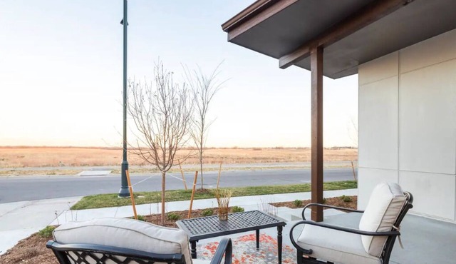 Stylish brand new Central Park, Denver Entire Home