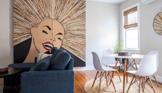 Stylish Broadway Stay Near Shops & Waterfront