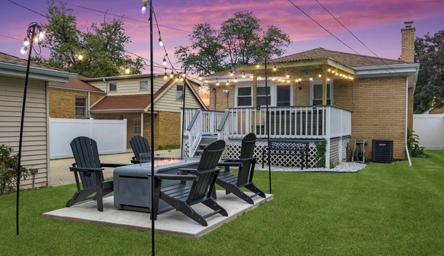 Stylish Buckingham Getaway/Game Room, Fire Pit & Outdoor Lounge