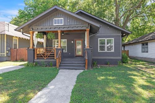 Stylish Bungalow Near BeltLine & Breweries bungalow
