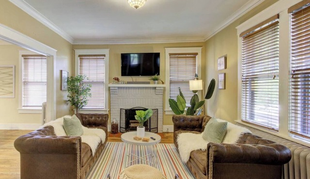 Stylish Bungalow | Near Cooper-Young, Eats & Beats