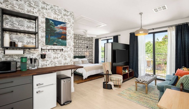 Stylish Bungalow Near Everything in East Austin!