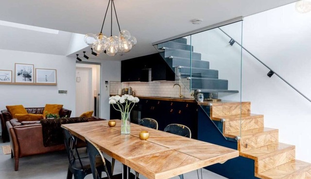 Stylish Cambridge 1-bed Home with free parking