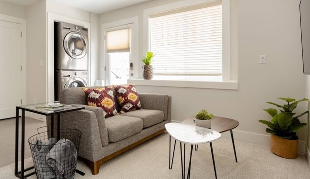 Stylish & Central 1bd Near Williams & Mississippi