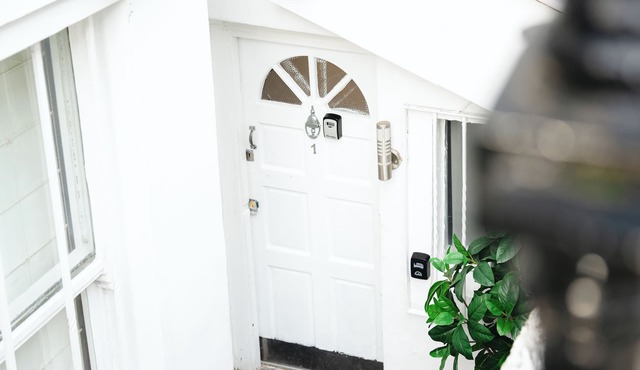 Stylish Central London Apartment in Earl’s Court