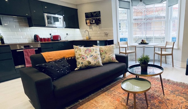 * Stylish * Central * Sea View * Modern