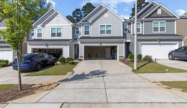 Stylish & Central Townhome in the Heart of Raleigh