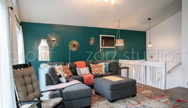 Stylish Chalet with Private Sauna, Lake in Saw Creek. Bushkill. Pocono.