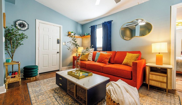 Stylish Chic Modern, Remodel, Private Yard Deck, Bourbon Trail, Airport, YumYum!