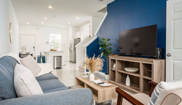 Stylish & Chic New 2BR Townhome