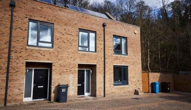 Stylish City Centre house - Parking & Garden