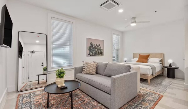 Stylish City Stay Near Market Square—Walk to Shops, Cafés & Landmarks | 2 Units