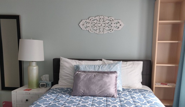 Stylish & Clean Apartment In a Beautiful Quiet Neighborhood