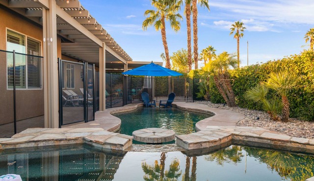 Stylish Coachella Valley House w/Pool + Casita