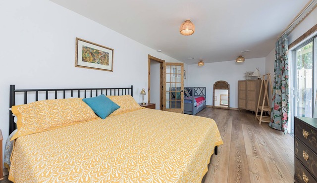 Stylish Coastal Duplex A King Bed, Trundle, Terrace, Fenced Steps to Downtown