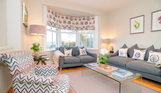 Stylish Coastal Luxury - 5 Bed, Hot Tub, EV Charger