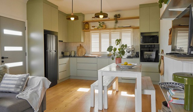 Stylish coastal retreat family-friendly near beach