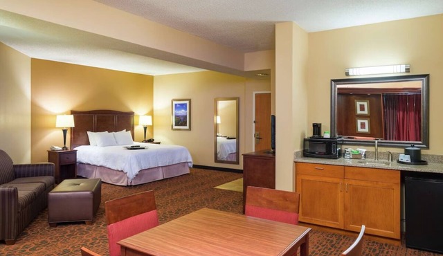 Stylish Comfort Close to Selinsgrove Shopping & Sights- Free Parking