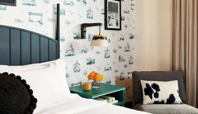 Stylish Comfort, Pets Are Welcome, Arbor Lane King, El Capitan Hotel