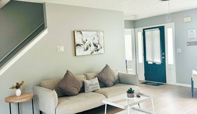 Stylish & Comfortable 3BR/2.5 Baths Home Near Road Atlanta & Chateau Elan