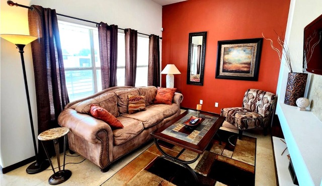 Stylish Condo w/Pool, Near Everything