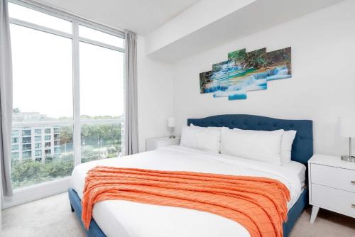 Stylish Condo with Private Patio in Fortyork