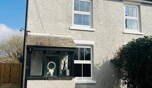 Stylish Constable Country Cottage Retreat