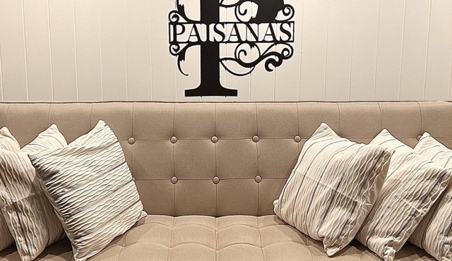 Stylish country guesthouse escape one hour from Sydney