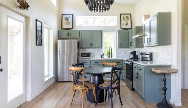 Stylish Country Getaway | Minutes to Round Top