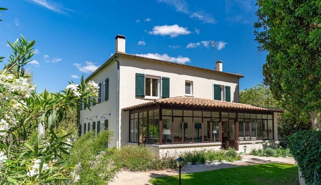 Stylish country Retreat: 6 Bedrooms, Pool & Garden: Villa Noria