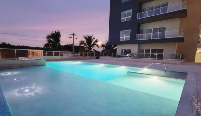 Stylish & Cozy 1 bed at 1 Min Walk to the Beach with Pool-Gym -Condo Apartment