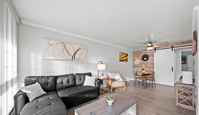 Stylish cozy 1 Bedroom Apartment in Ferndale MI