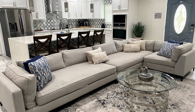 Stylish & Cozy ~ 10min to Anna Maria Beaches & IMG