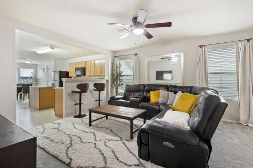 Stylish, cozy and centrally located oasis.