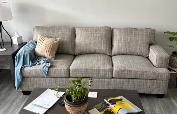 Stylish, Cozy Corporate Condo!