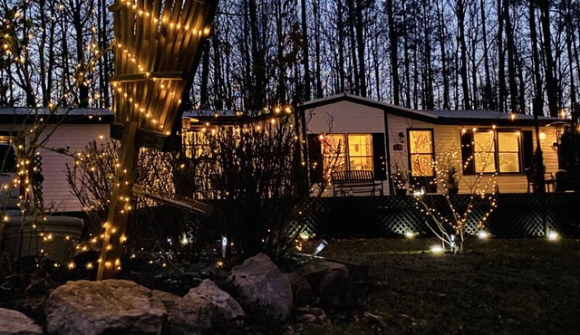 Stylish Cozy Cottage Snuggled in a Zen Botanical Oasis UNDER THE STARS!