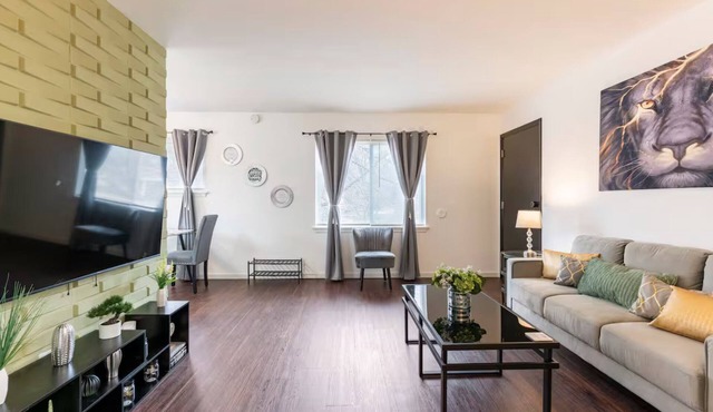 Stylish & Cozy: Fully Furnished Long-Term Rental in Florissant, MO