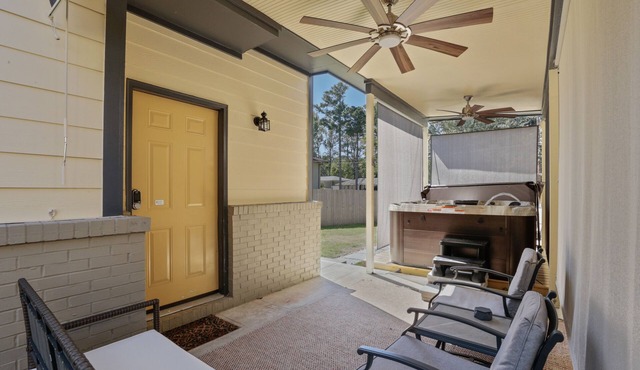 Stylish Cozy Tiny Home + Private Hot tub Covered Pationn10 min from downtown ATL