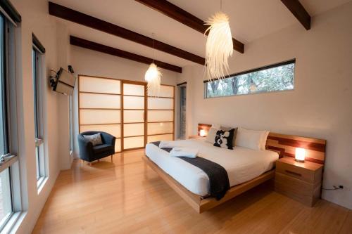 Stylish Dairy Cottage by the Sea- Romantic Luxury