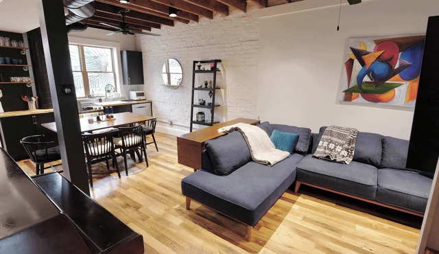Stylish DC Hidden Retreat Near Metro + Sleeps 8