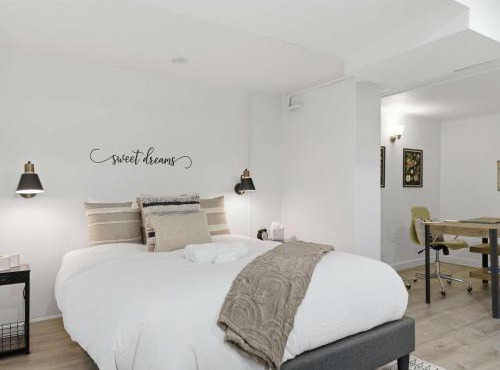 Stylish DC Hideaway - Hill East Lincoln Park