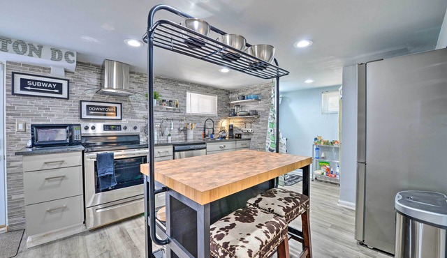 Stylish DC Studio ~ 5 Mi to National Mall!